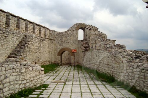 Ловешка крепост - Замъци